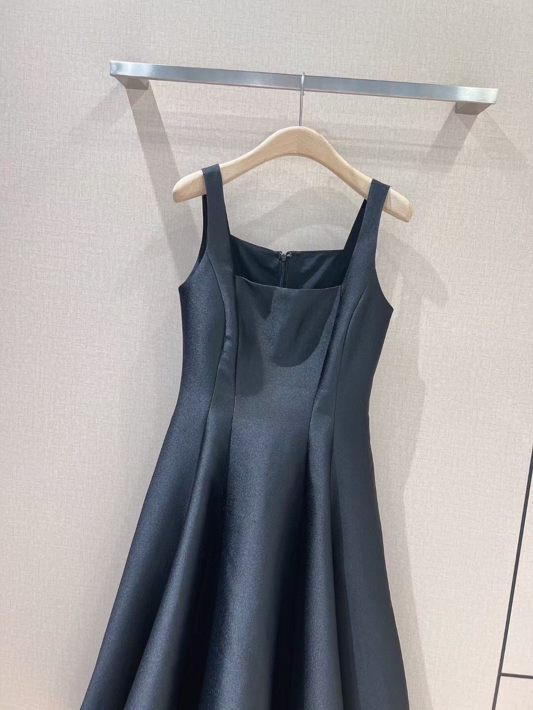 Black Dress เดรสยาวสีดำ ซิปหลัง เข้ารูป ไซส์ S - Image 2