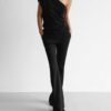 เสื้อยืดปาดไหล่ (สีดำ) ผ้าสวย ทรงสวย - Image 3