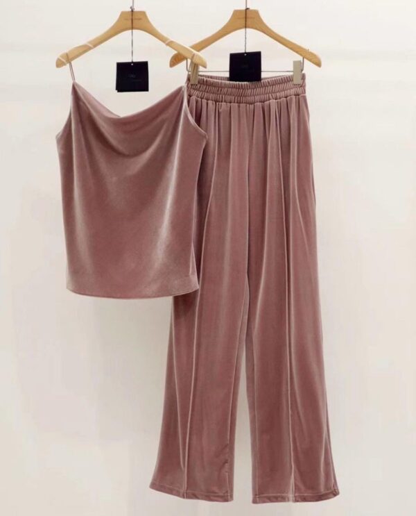 ชุดSET เสื้อสายเดี่ยว+กางเกงขายาว ผ้ากำมะหยี่ - Image 2