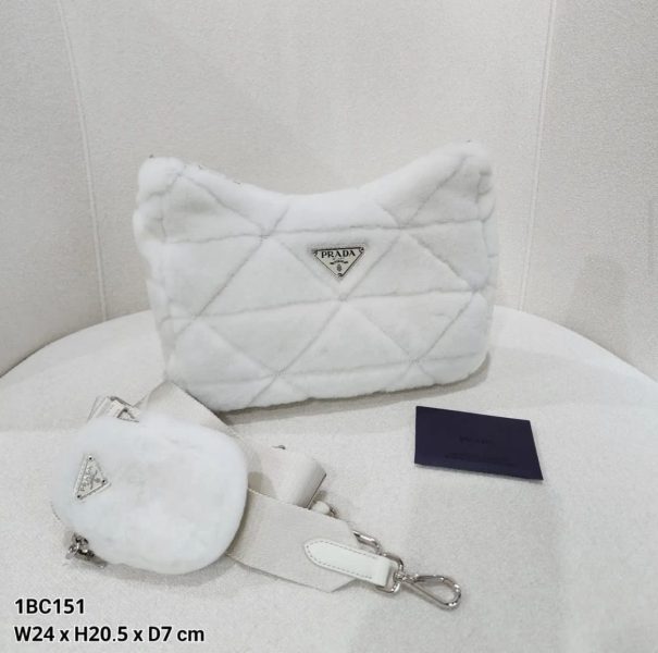 65834BE6-10FC-4424-89B3-5FDB00421D56